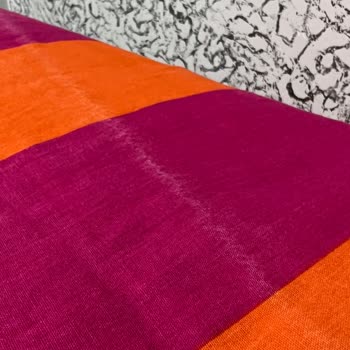 Karaca Home Nevresim Setinde Kat İzlerinin Rengi Solmuş