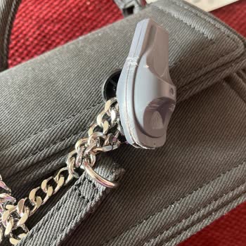 Zara Çantada Alarm Unutulmuş