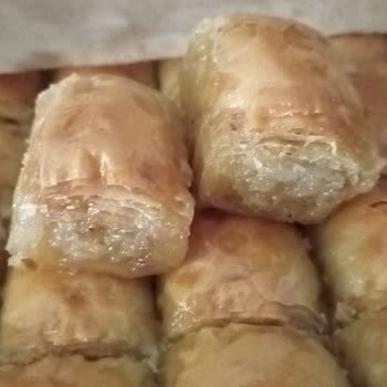 Urfalı Hacıbey Baklavaları 'ndan Aldığımız Fıstıklı Ürünün İçi Boştu