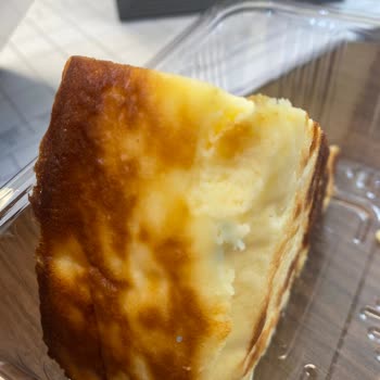 Rıhtım Pastaneleri Küflü Ürün Satıyor