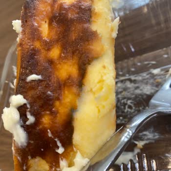 Rıhtım Pastaneleri Küflü Ürün Satıyor