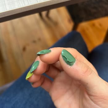 Güzellik Atölyesi Protez Tırnak Beceriksizliği