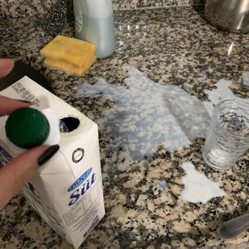 Dost Süt BIM'in Sorumsuzluğu Yüzünden Sütlerimiz Heba Oluyor