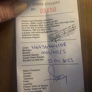 Moschino Gözlük Farklı Kutusu Farklı