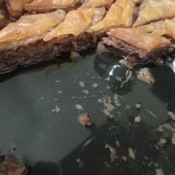 Arzum Fırın Yiyecekleri Esmer Çıkarıyor