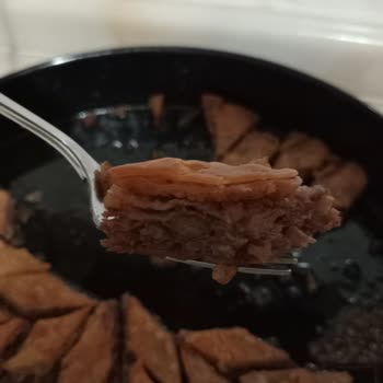 Arzum Fırın Yiyecekleri Esmer Çıkarıyor