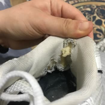 Pull And Bear Ayakkabı Parçalandı!