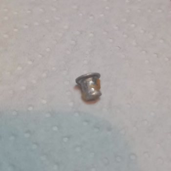 Quick China Yemeğinde Alüminyum Bir Perçin Bulundu