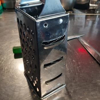 Quick China Yemeğinde Alüminyum Bir Perçin Bulundu