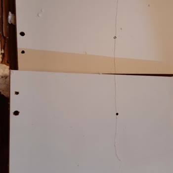 A101 Online Satıştan Alınan Tiamob Marka Hasarlı Çıkan 8 Raflı Dolap