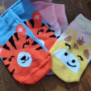 BİM Ürün Eksikliği Çorabın Tek Eşi Yok