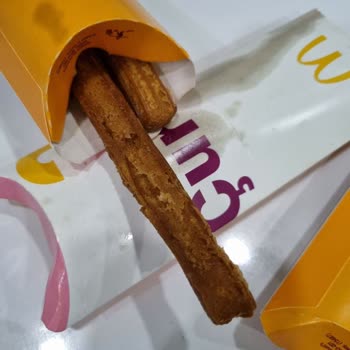 McDonald's 3 Tane Çuros'nun Hepsi Siyah Çıktı Ve Yenilebilir Değil