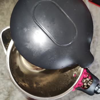 Arnica Diamond Su Isıtıcısı Kapağı Eridi Kırıldı Ve Paslandı