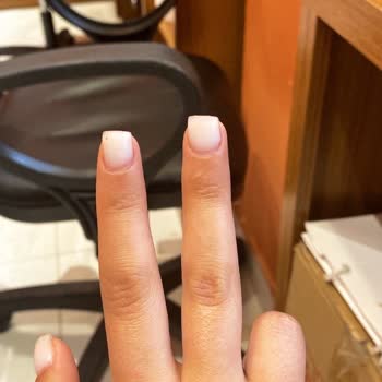 Unicorn Beauty Center'de Kötü Yapılan Tırnak!