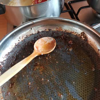 WMF Tava Yapışıyor, Yiyecekleri İyi Pişirmiyor