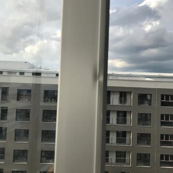 Kaya Camlama Cam Balkon Montajı Yapılan Profilin Ezik Olması