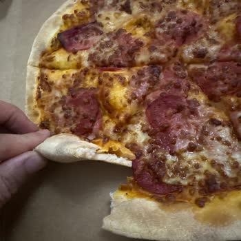 Domino's Pizza Siparişinde Sarımsak Kenar Talebimiz Kabul Edilmedi