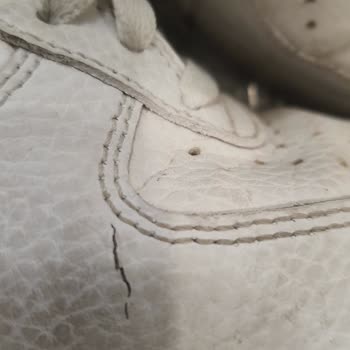 Nike Leather Sneakers Are Cracking Like Glass On The Exterior