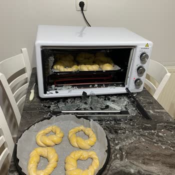 Luxell Fırın Camı Patladı