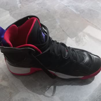 Sneaks Up Markasından Beklenmeyen Duyarsızlık