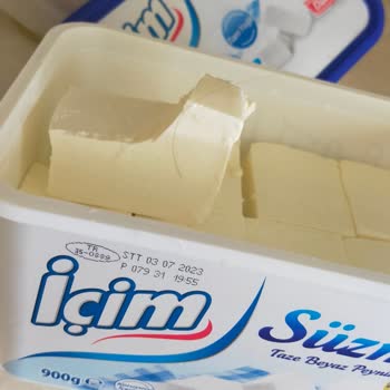 İçim Peynirden Kıl Çıktı