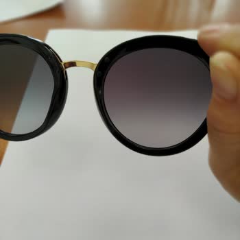 Dolce Gabbana Garantisi Olduğu Halde Kusurlarını Kabul Etmiyorlar