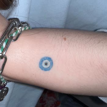 Cleopatra İnk Yapıldığından Beri Rengi Soluk Bir Dövme!