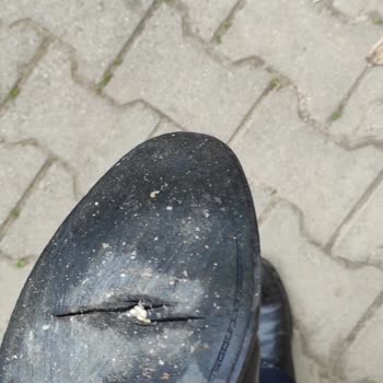 İnci Ayakkabı Ayakkabı Tabanı Yarılması