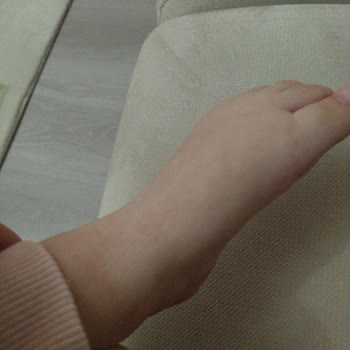 Hanife Eczanesi (Samsun) Doktorun Verdiği Antibiyotiği Eczanenin Farklı Antibiyotik Vermesi