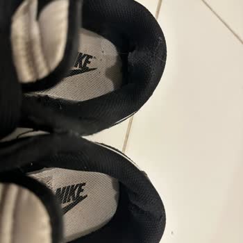 Hışım Grup Taksim Nike Sattığınız Ayakkabı 2 Ayda Yırtıldı