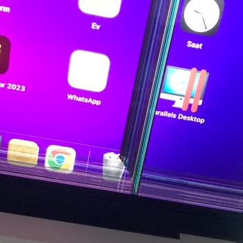 Apple Macbook Air M1 Darbe Almadan Kırılan Ekran