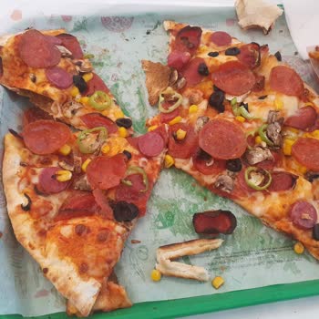 Büyük Boy Sbarro Pizza Kalitesizliği