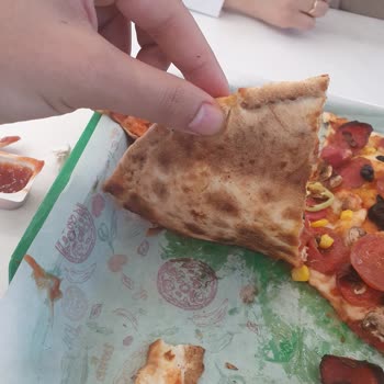 Büyük Boy Sbarro Pizza Kalitesizliği