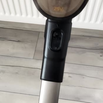 Philips 8000 Series XC8049/01 Cordless Stick Vacuum Cleaner's Pin Is Broken