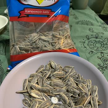 Ada Çakmak Kuruyemiş Kuruyemiş Paketinin İçinden Salyangoz Çıktı