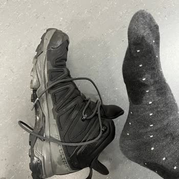 Salomon, Su Geçiren Botun Arkasında Durmuyor.