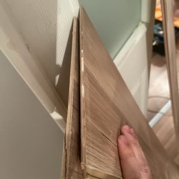 Bauhaus Deposunda Islanmış Olduğu Parkeyi Satmış