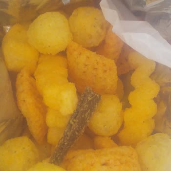 Çerezza Kokteyl İçerisinden Koyu Renkte Bir Cisim Çıktı