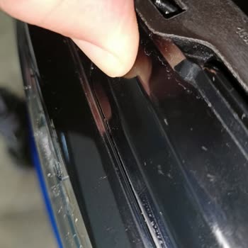 Volkswagen T-Roc Has Micro Cracks In The Front Headlight