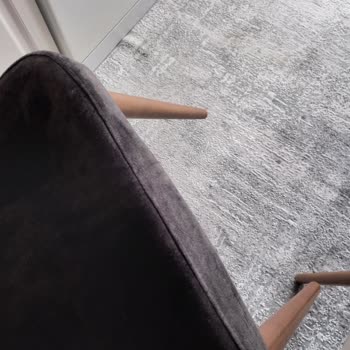 Esme Alışveriş Merkezi Sandalyelerin Uç Kısımlarının Ezilmesi