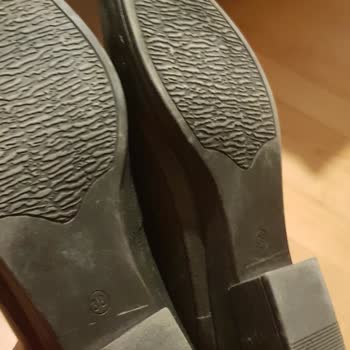 İskarpin Ayakkabı Ürününe Sahip Çıkmayan Bir Mağaza