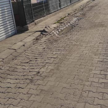 Silivri Belediyesi Taş Parke Tamir Ekibi Şikayeti