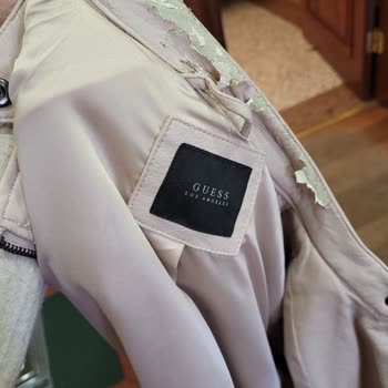 Guess Deri Montun Derisi Patladı