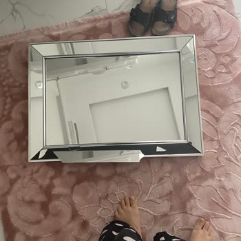 Neostill Kırık Ayna Ve Umursamazlık