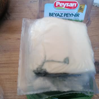 Peysan Som Tüketim Tarihi 1 Sene Olmasına Rağmen Küflü Peynir