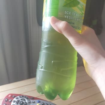 Yeşil Çaylı Lipton Ice Tea'nin İçinden Çıkan Garip Şeyler!