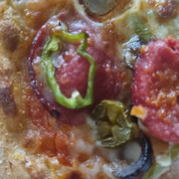 Pizzaköy'den Sipariş Ettiğim Sucuklu Pizzada Yanıltıldım