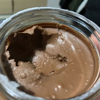 Aldığım Nutella'nın İçinde Çikolatasında Boncuk Boncuk Lekeler Var