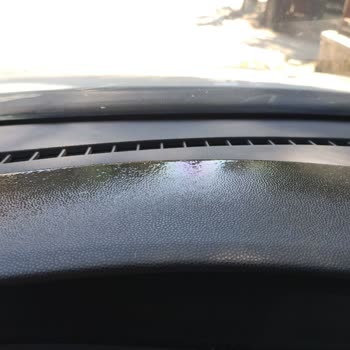 2010 Model Mazda 3 Bl Aracımın Ön Konsolu Güneş Kaynaklı Eriyor Ve Can Güvenliğimi Tehlikeye Atıyor