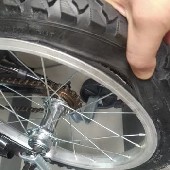 A101 Bisiklet Tekeri Hasarlı